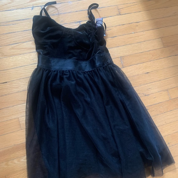 Nwt black bustier style poofy dress - Picture 3 of 3